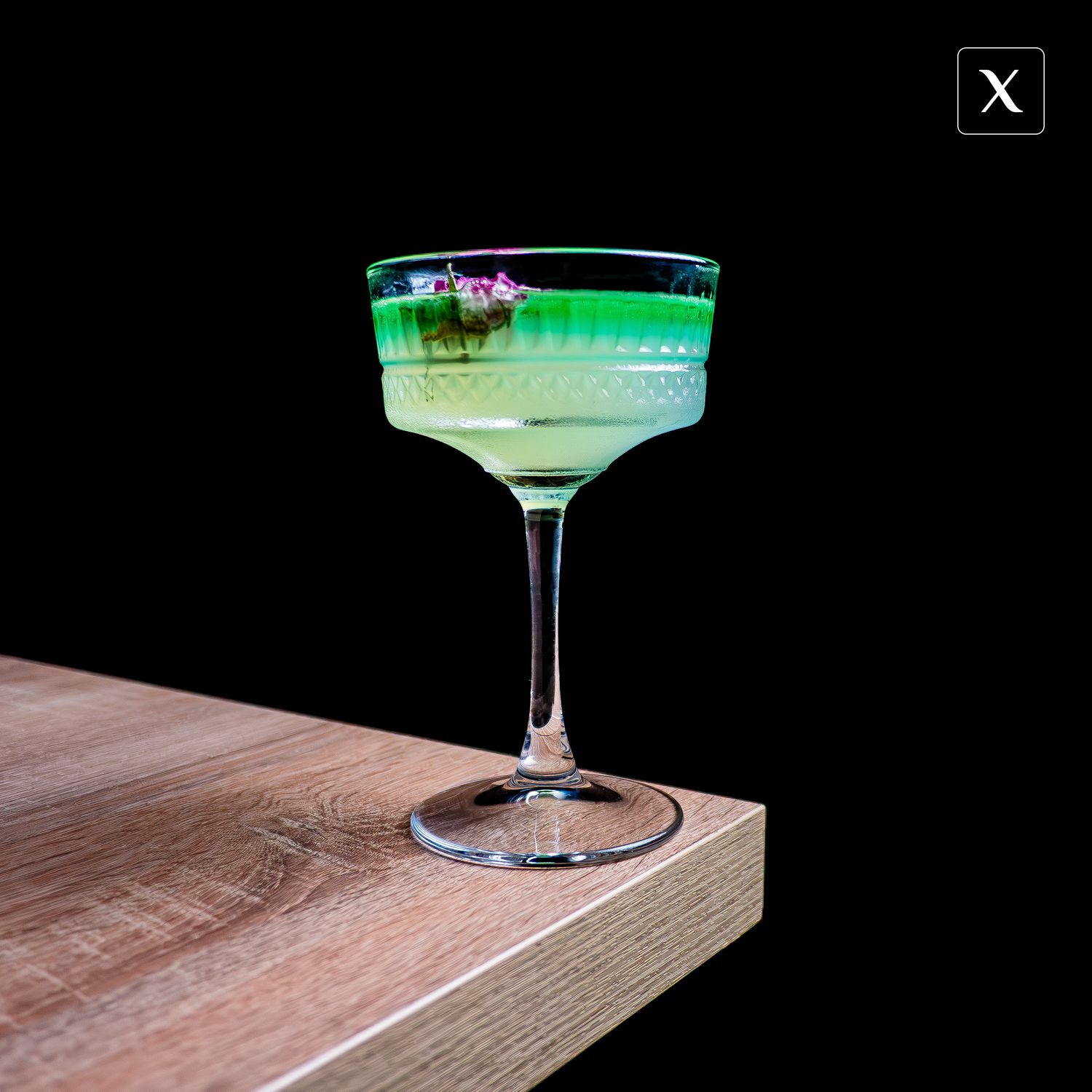 Авторский алкогольный коктейль золотая карта