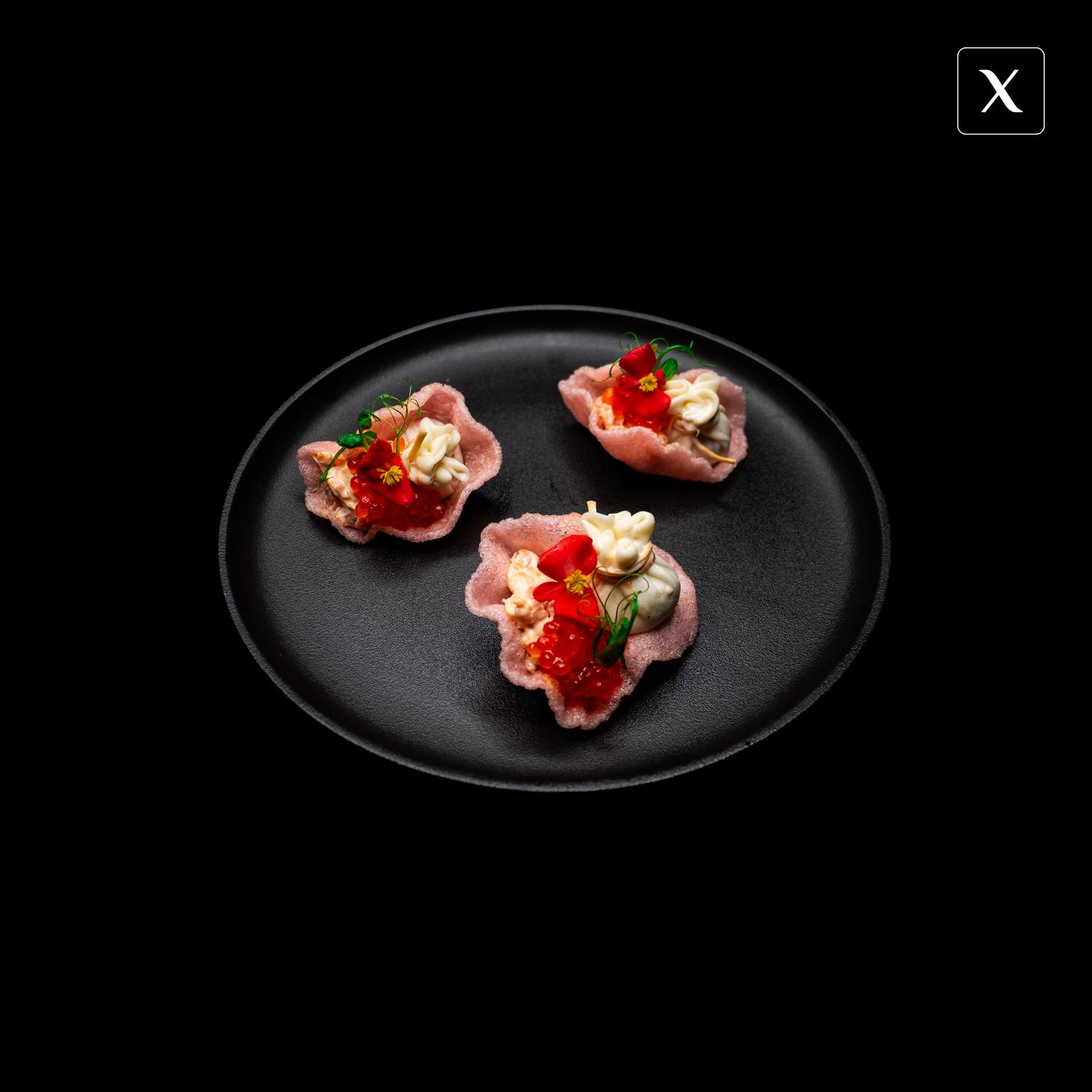 Буррата с лососем