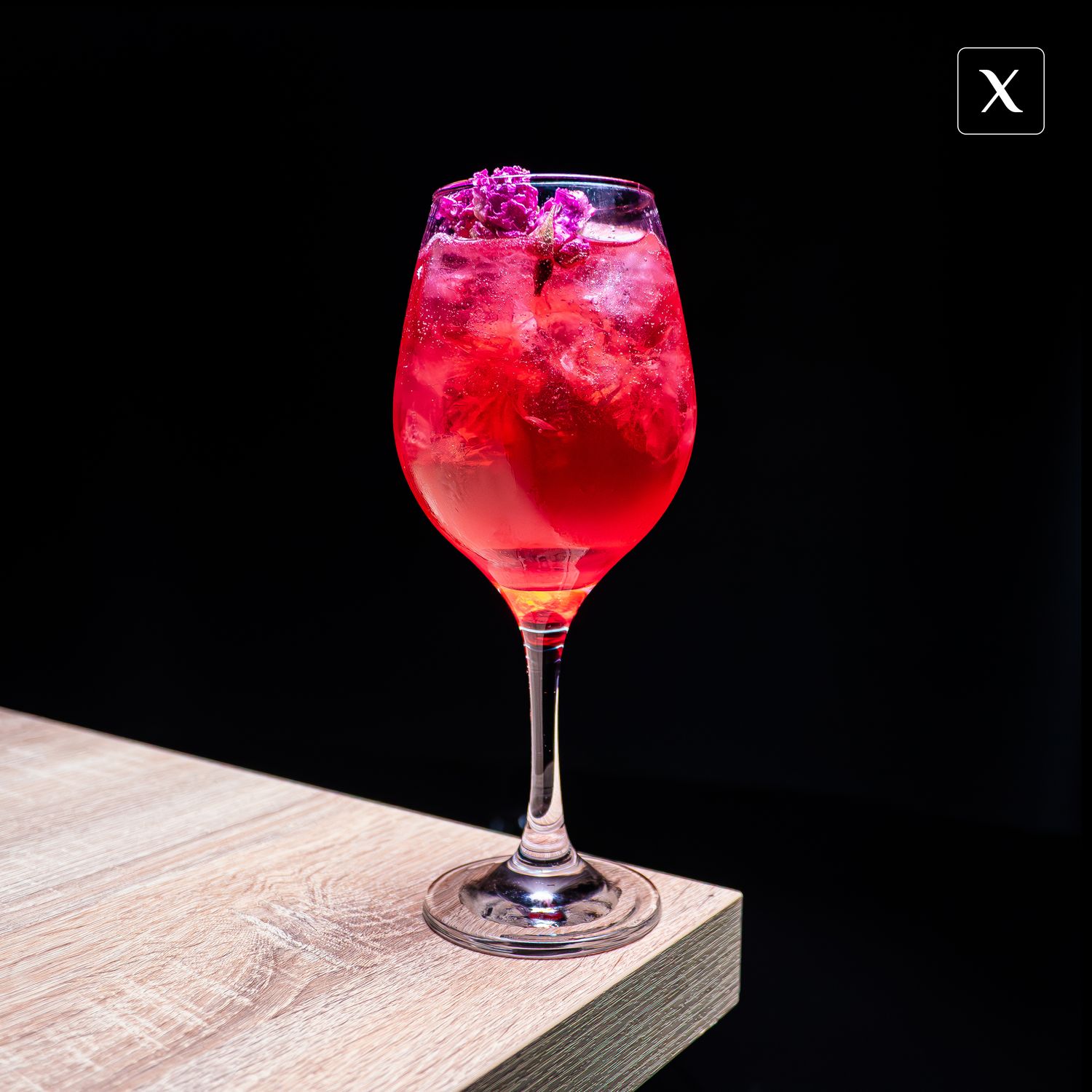 Коктейль алкогольный малиновый спритц