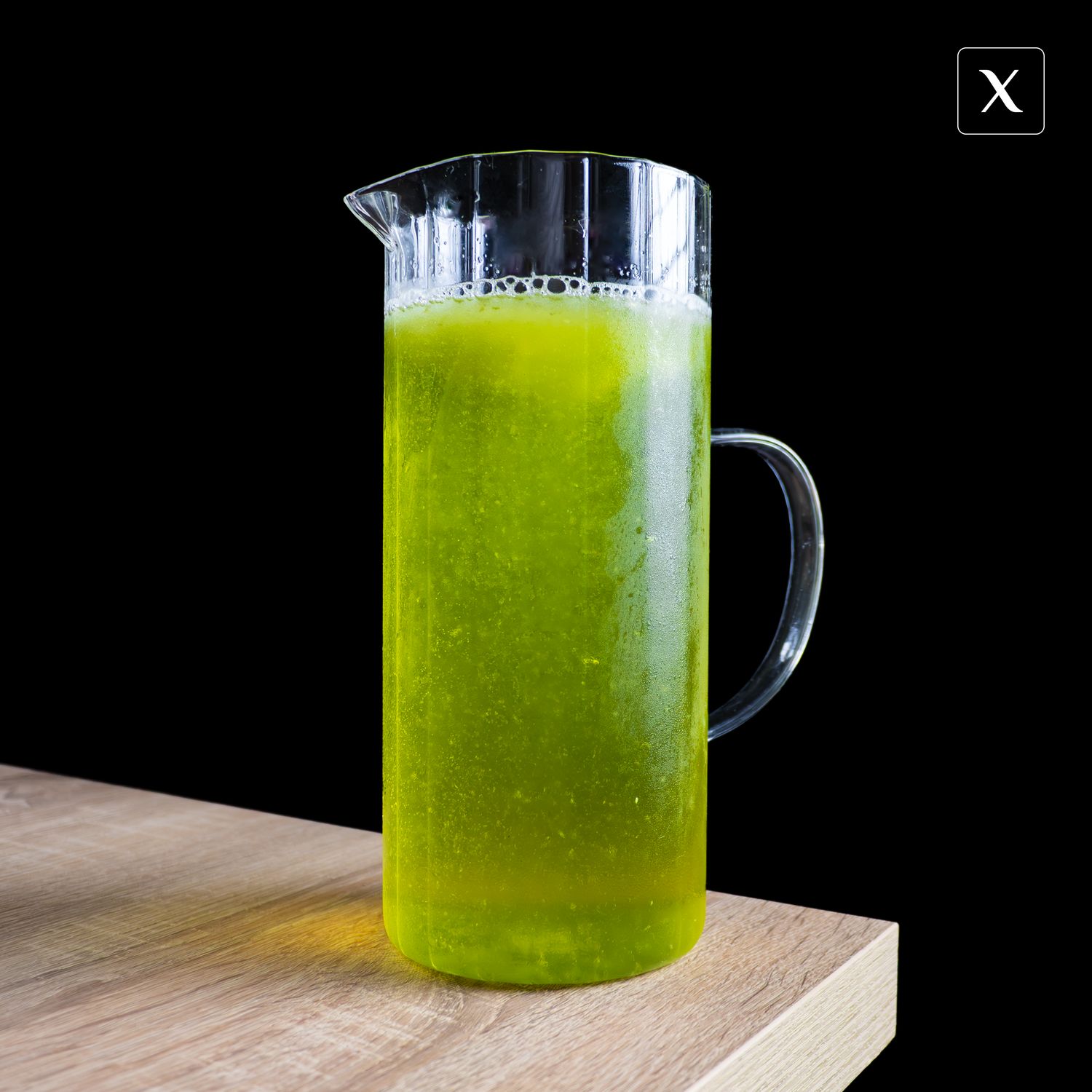 Лимонад безалкогольный груша яблоко в графине