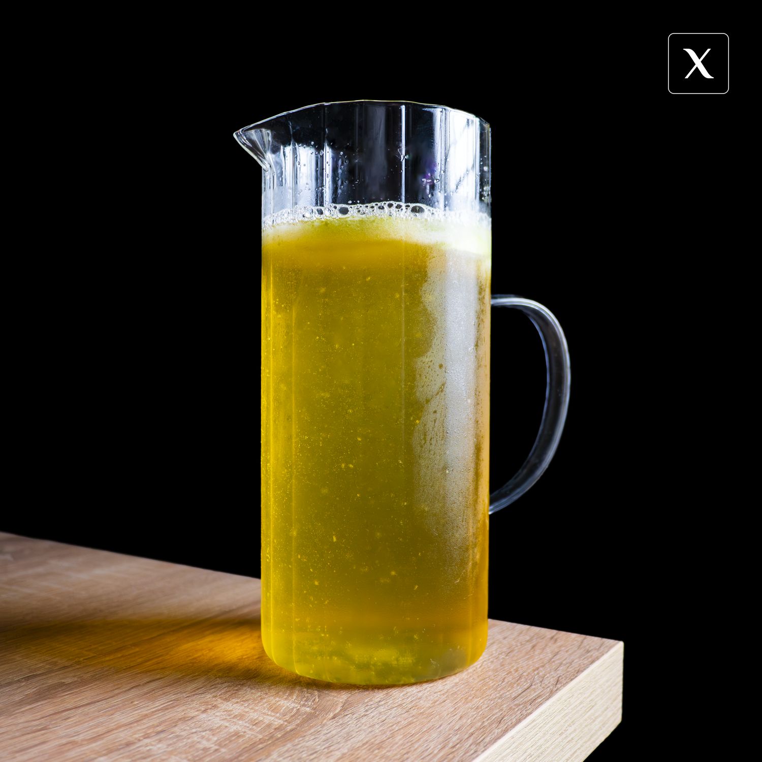 Лимонад безалкогольный маракуйя ананас в графине