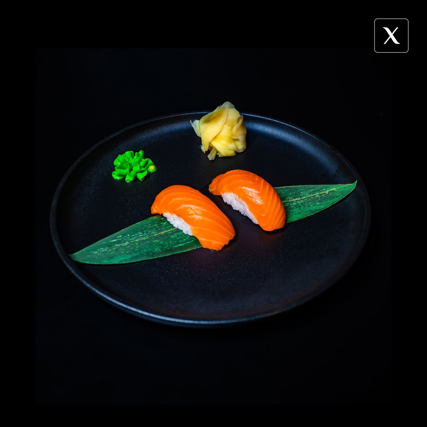 Нигири с лососем