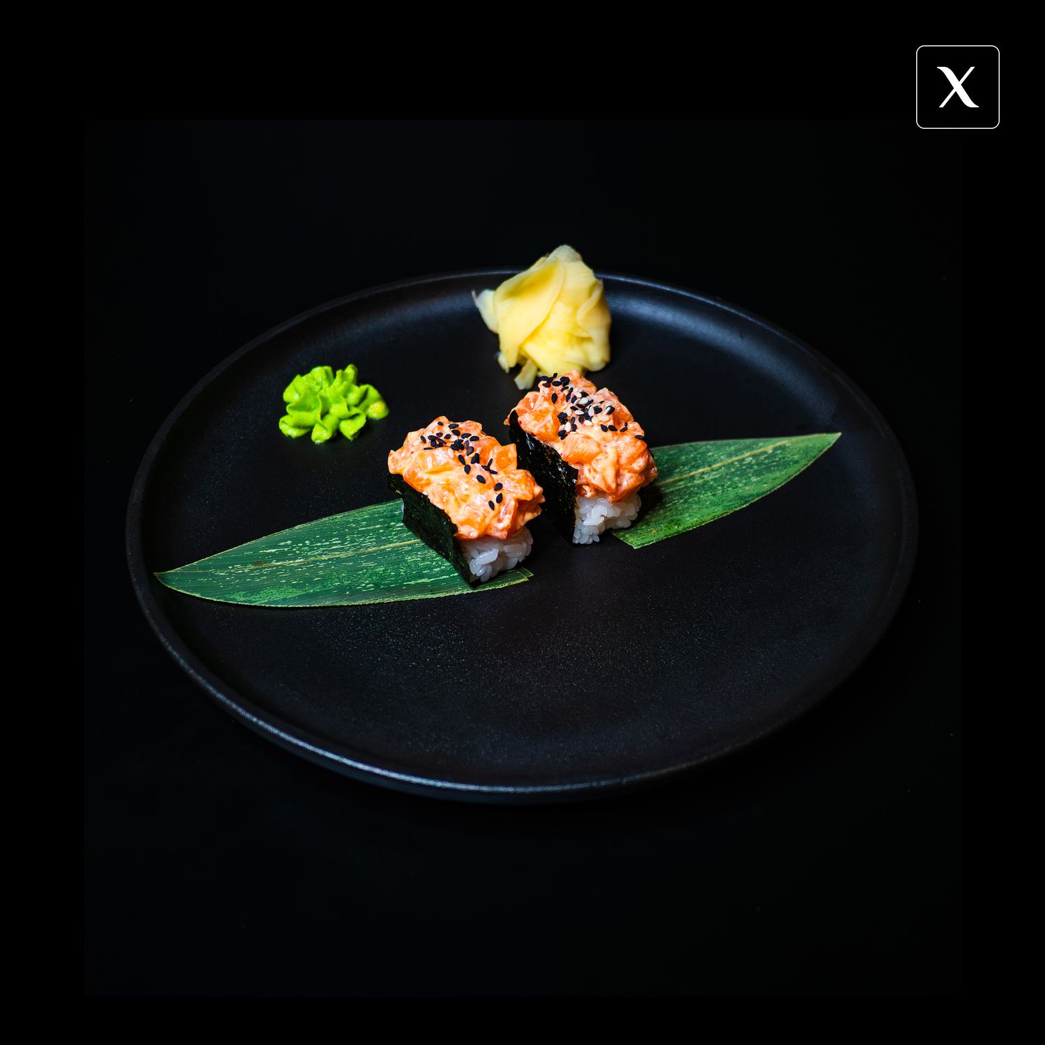 Острые гунканы с лососем